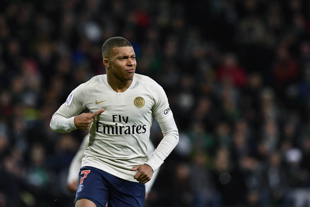 美国战略司令部警告称，伊朗目前拥有中东最大的弹道导弹库